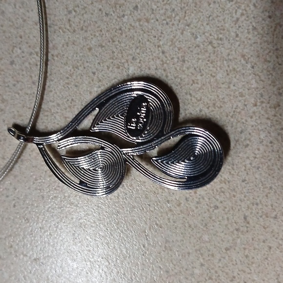 Lia Sophia Bundle of 2~Pierced Earrings~ Lia Sophia Necklace - Picture 2 of 8